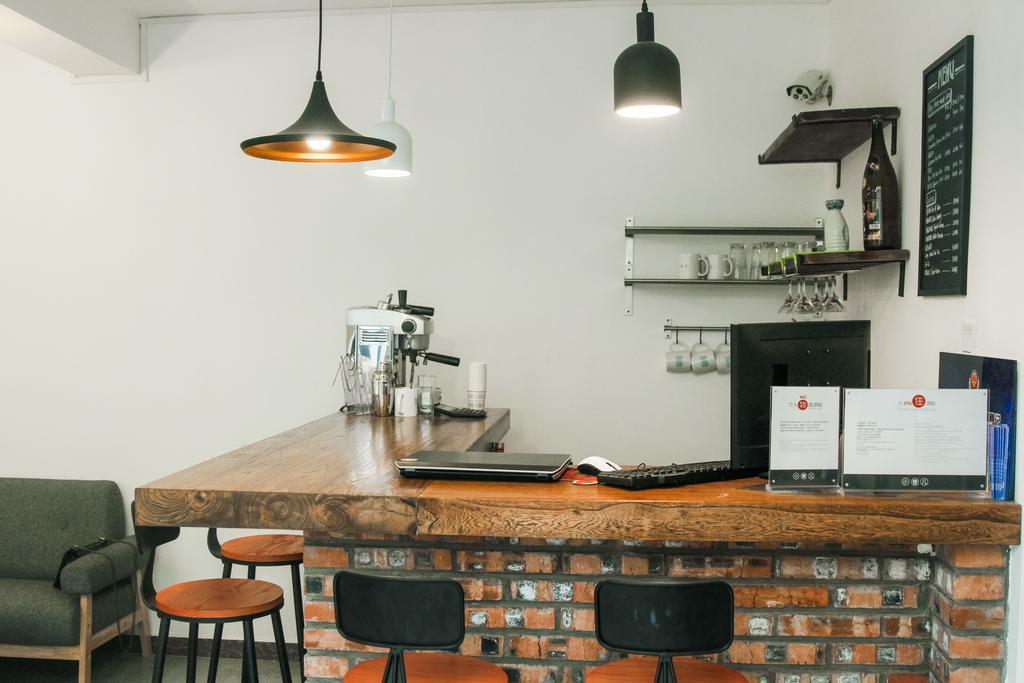 Beijing Alley International Youth Hostel Экстерьер фото