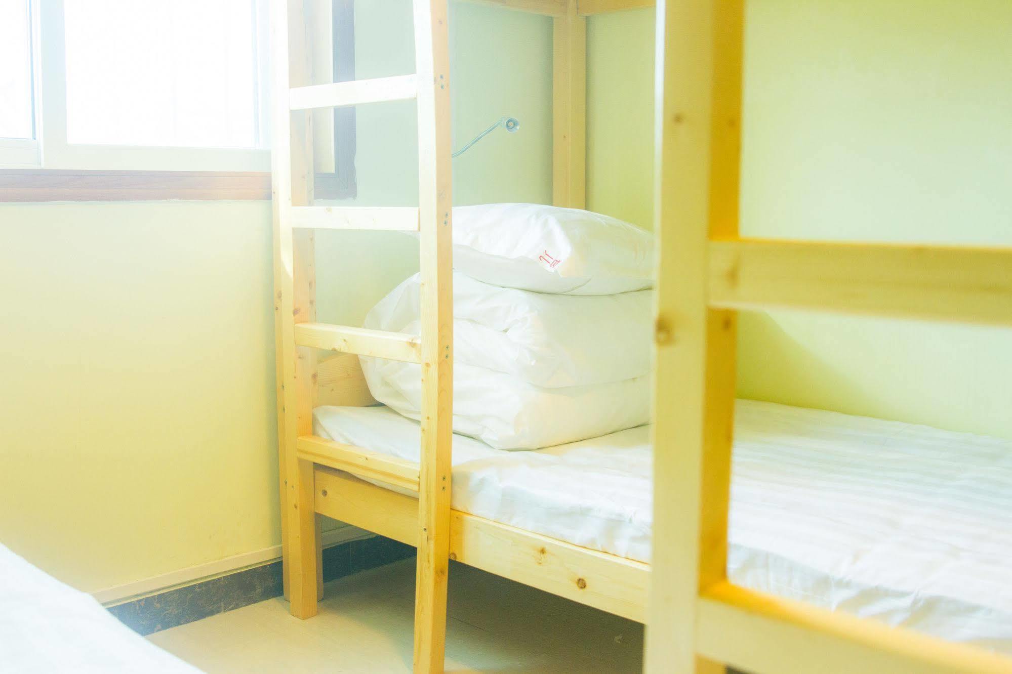Beijing Alley International Youth Hostel Экстерьер фото